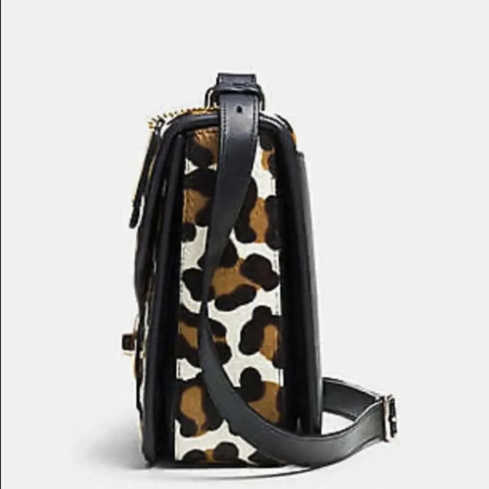 Coach Page Shoulder Bag in Ocelot Printed Haircalf F33636 Excellent cond… - Picture 4 of 14